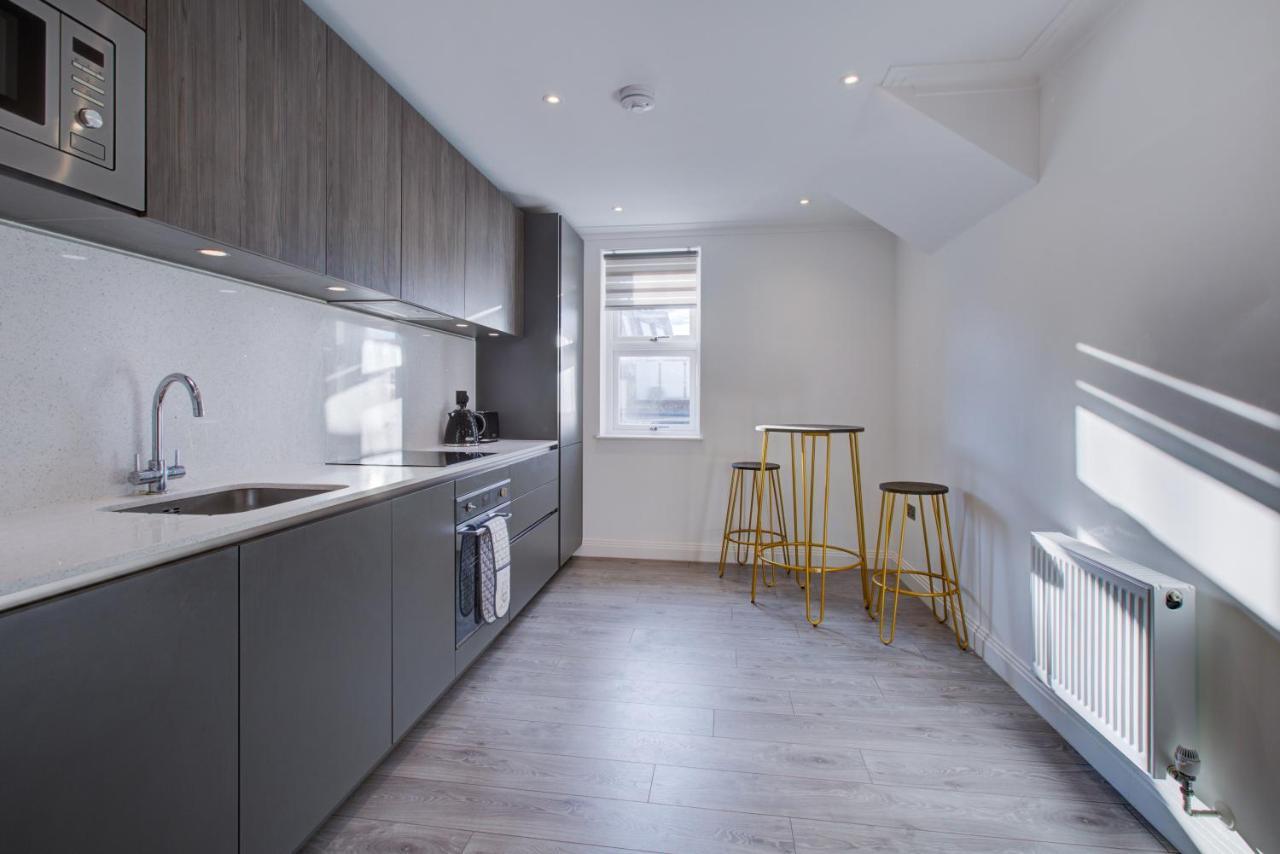 Hybrid Resi - Fulham Near Chelsea And Putney Londra
