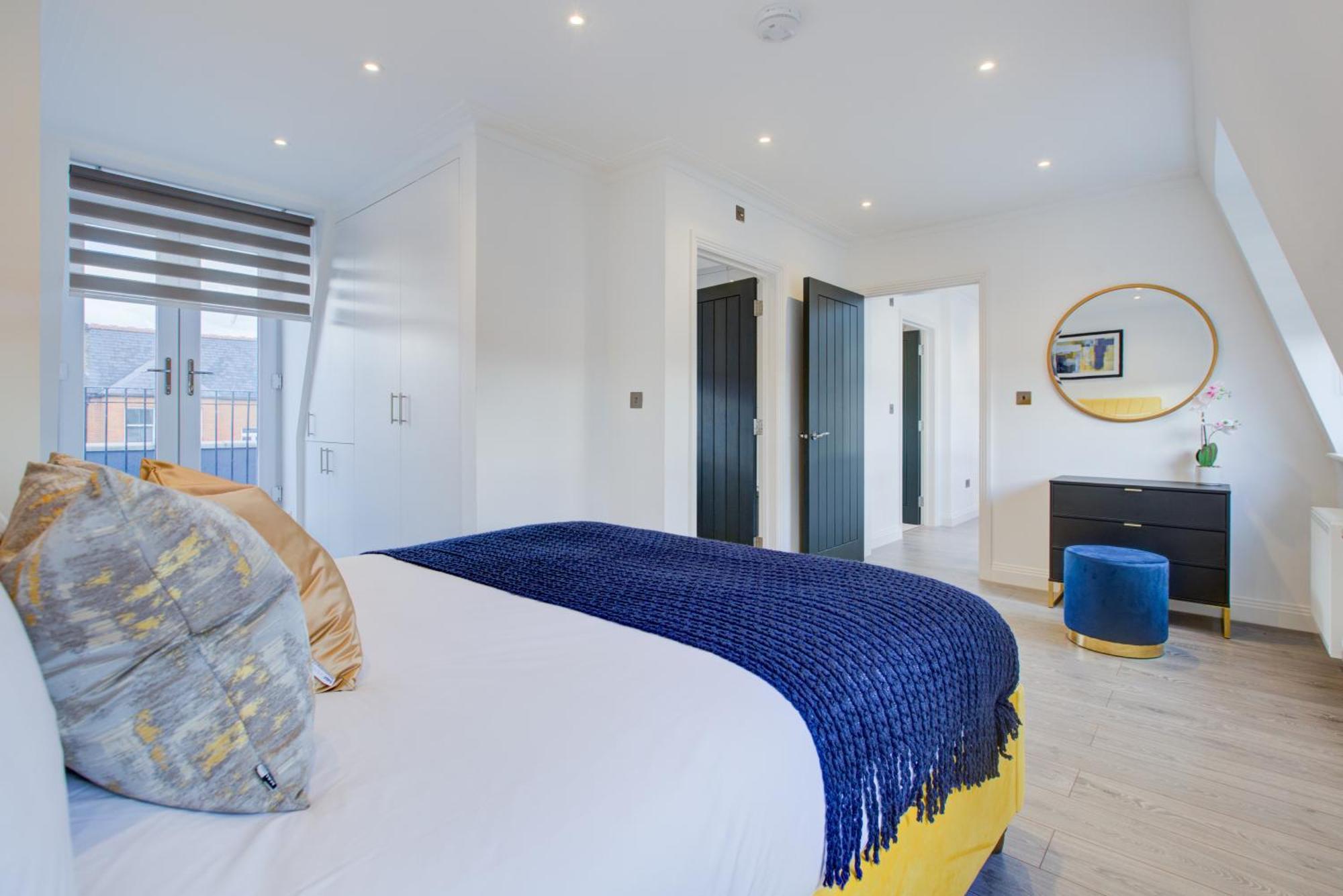 Hybrid Resi - Fulham Near Chelsea And Putney Londra