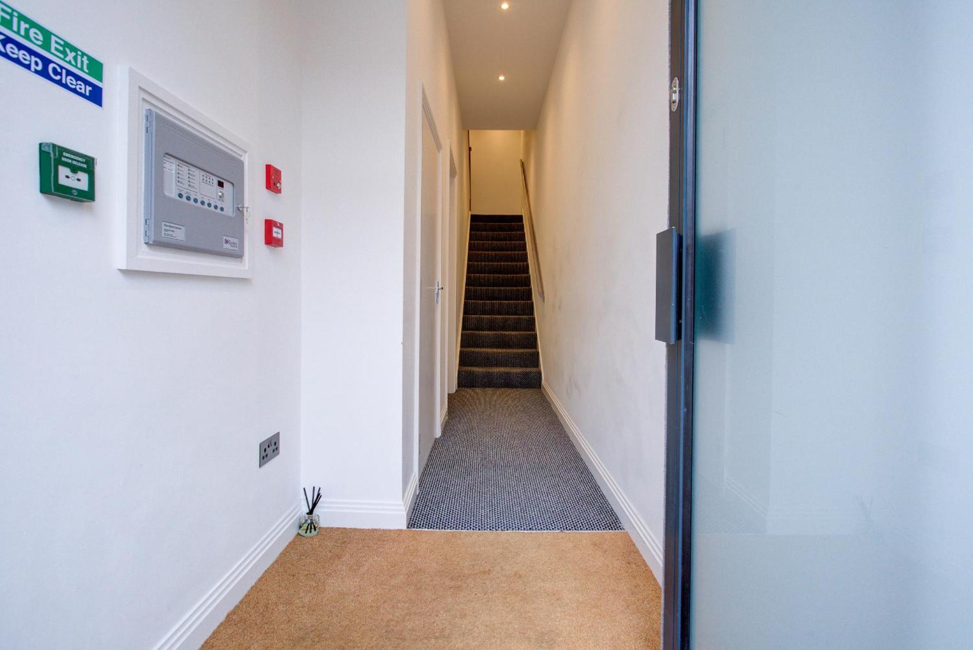 Apartament Hybrid Resi - Fulham Near Chelsea And Putney Londra
